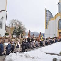 На Тернопільщині прощаються із захисником України Андрієм Сапищуком