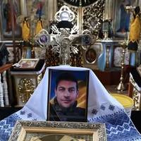 «Сім’я завжди була для нього на першому місці»: на Тернопільщині поховали 45-річного Героя (фото)