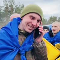 Мам, я вдома, в Україні!» — так Захисник повідомив після звільнення з російського полону