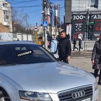 Тернопіль: водій Audi ледь не збив пішоходів і показав непристойний жест