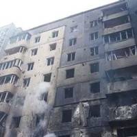 У Тернополі відновлюють будинок, зруйнований ракетним ударом — уже замінили понад 2000 вікон