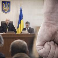 Побив батька кулаками і ногами: у суді тато пробачив сина та просив не карати суворо
