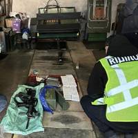 30 обшуків і арсенал зброї: на Тернопільщині СБУ та поліція викрили мережу нелегальних торговців.