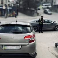 Збила дітей на самокаті: поліція показала відео ДТП на вулиці Мазепи