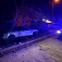 Нічна погоня у Тернополі: водій тікав від поліції та злетів з дороги