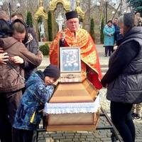 Осиротів маленький синочок: Гримайлівська громада зустріла полеглого захисника (фото)