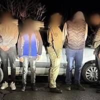 Троє чоловіків відповідатимуть у суді за незаконне переправлення тернополян за кордон