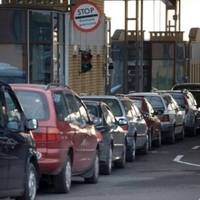 Українці повертаються додому на Великдень — на кордоні з Польщею черги