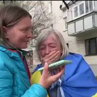«Вашого брата обміняли»: жінка не стримала сліз, коли почула новину про обмін