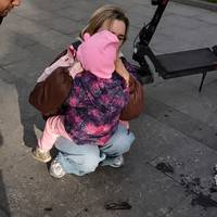 Підліток на електросамокаті збив 2-річну дівчинку у центрі Львова: стан дитини зараз