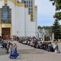 У Чорткові навколішки зустріли полеглого нацгвардійця Андрія Яцківа