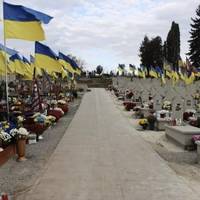 Верховний Суд надав дозвіл трьом сім’ям встановити індивідуальні пам’ятники у Пантеоні Героїв