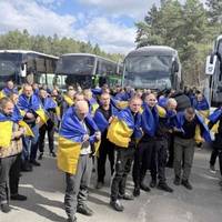 Збараж зустрічає Героїв, повернених із полону