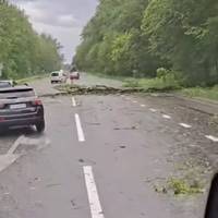 Україну сьогодні накрили зливи, град та штормовий вітер