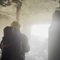 Густий дим, евакуація мешканців і лічені хвилини на порятунок. У Тернополі рятувальники ліквідували пожежу в багатоповерхівці