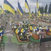 Злива дісталася й Пантеону Героїв: у Тернополі підтопило святе місце