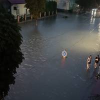 Чортків затопило після потужної зливи: вулиці перетворилися на ріки