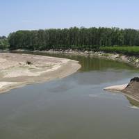 На Тернопільщині через маловоддя обмежили забір води: що з питною водою
