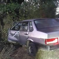 П’яний водій на Тернопільщині влетів у дерево: травмувалися двоє пасажирів