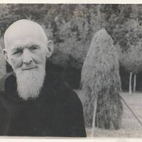 На могилу монаха з Тернопільщини люди їдуть за зціленням
