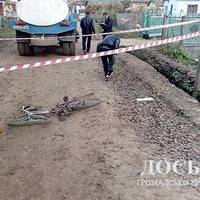 На Бережанщині під колесами молоковоза загинув 10-літній хлопчик