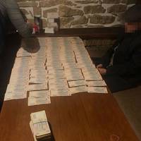 В Тернополі затримали податківців на хабарі 400 тисяч гривень