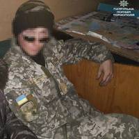 В Тернополі неадекватний чоловік з пістолетом погрожував перехожим