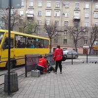 В Тернополі рятували безхатька