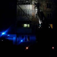 Через смерть літньої жінки рятувальники вибивали вікно на 4 поверсі