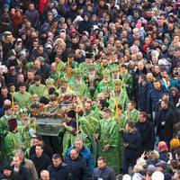 В  Почаєві відбулася хресна хода з мощами святого Амфілохія