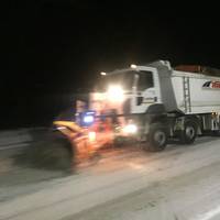 На дорогах Тернопільщини цілу ніч працювало 108 одиниць техніки