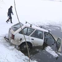 У селі Теклівка Гусятинського району затонуло авто з двома нетверезима чоловіками: Водій не вижив