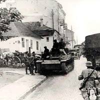 Унікальні фото: Танки в Тернополі 1941-1945-х