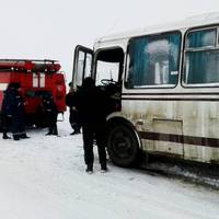 Витягують із снігових пасток автобуси та автомобілі: Рятувальники розказали про наслідки негоди на Тернопільщині