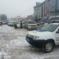 Я людей віз, але грошей не брав: В Тернополі зафіксували випадок незаконного перевезення пасажирів