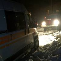 В Збаражі через негоду автомобіль швидкої злетів у кювет