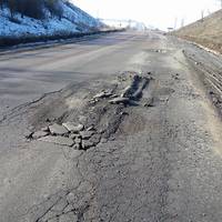 Разом зі снігом сходять і дороги Тернопільщини