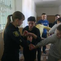 Тернопільських школярів вчать прийомів самооборони