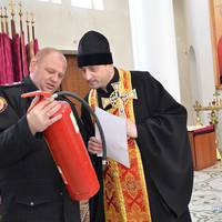 Правоохоронці обстежують храми Тернопільщини