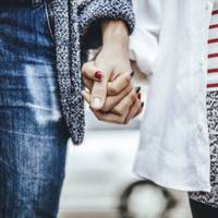 Дружина в гніві вибігла з дому і залишила чоловіка з дітьми