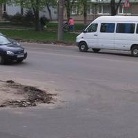 На проспекті Злуки розпочали ремонт дороги