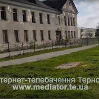 Єдину Почаївську школу знищують неякісним ремонтом (Відео)
