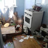 У Тернополі патрульні допомогли знерухомленому дідусю, який кілька днів не виходив з квартири. Фото