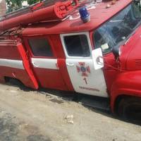 У Тернополі під асфальт провалився автомобіль рятувальників (Фото)