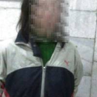 У Тернополі чоловік не випускав жінку з дому, але речі викинув на сходову клітку