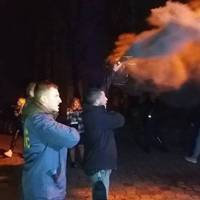 Квіти, свічки та фаєри під стінами обласної поліції – як в Тернополі віддавали останню шану Катерині Гандзюк (фото)