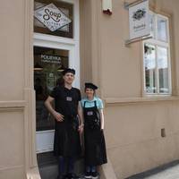 Суп смачний, а посуд їстівний: тернополяни започаткували незвичний бізнес у Словаччині