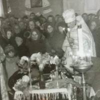 У мережі опублікували унікальну світлину освячення церкви на Тернопільщині