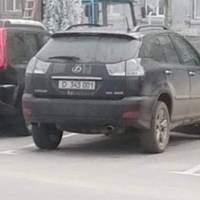 У Почаєві помітили авто з дипломатичними номерами Російської Федерації