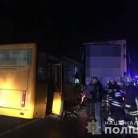 Смертельна ДТП у Києві: тернополянин маршруткою в’їхав у вантажівку (Відео)